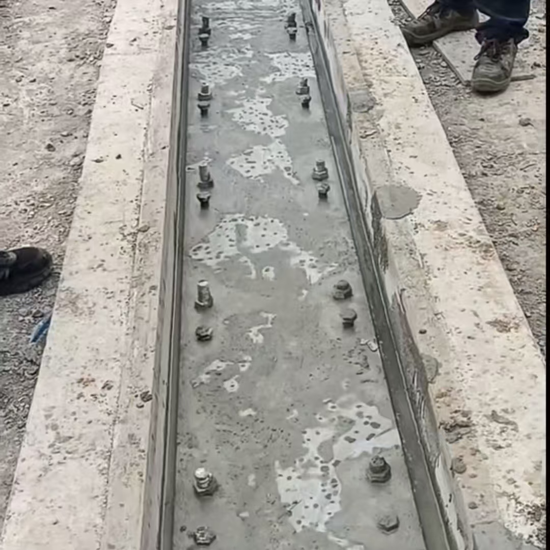 新北市港口码头起重机龙门吊重型机械设备稳固用早强快凝轨道胶泥